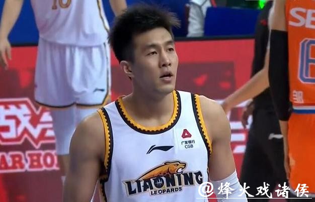 郭艾伦9分4失误背后,杜锋的战术本上,只写着一行字 郭艾伦9分4失误背后,杜锋的战术本上,只写着一行字