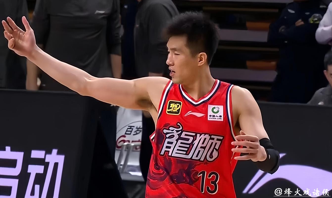 郭艾伦9分4失误背后,杜锋的战术本上,只写着一行字 郭艾伦9分4失误背后,杜锋的战术本上,只写着一行字